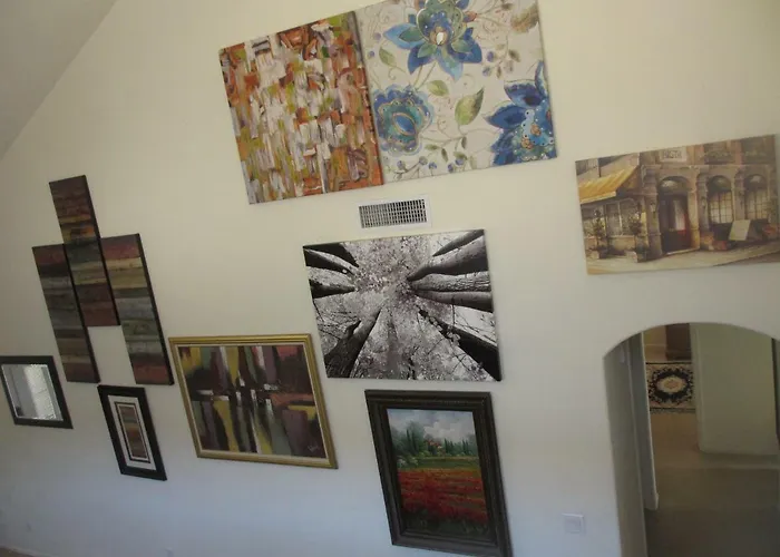 Holiday home Art Gallery